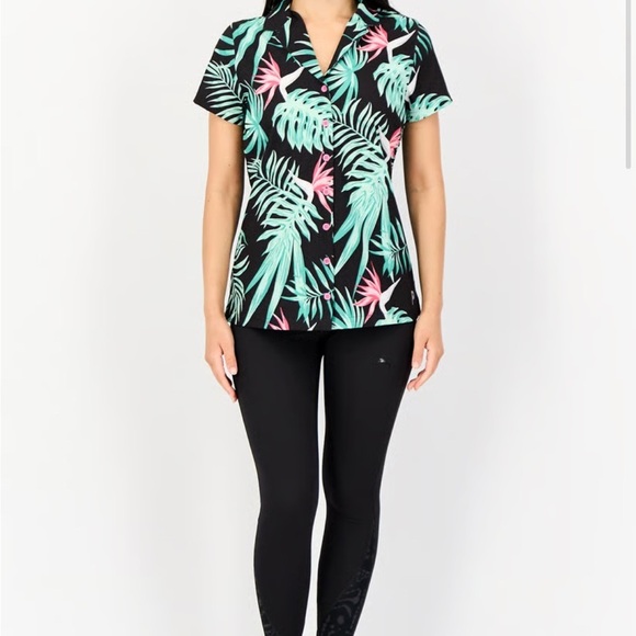 Puma  Shirt Women Sportswear Fit Short Sleeve Outdoor Camp Shirt, Multicolor - Picture 3 of 8